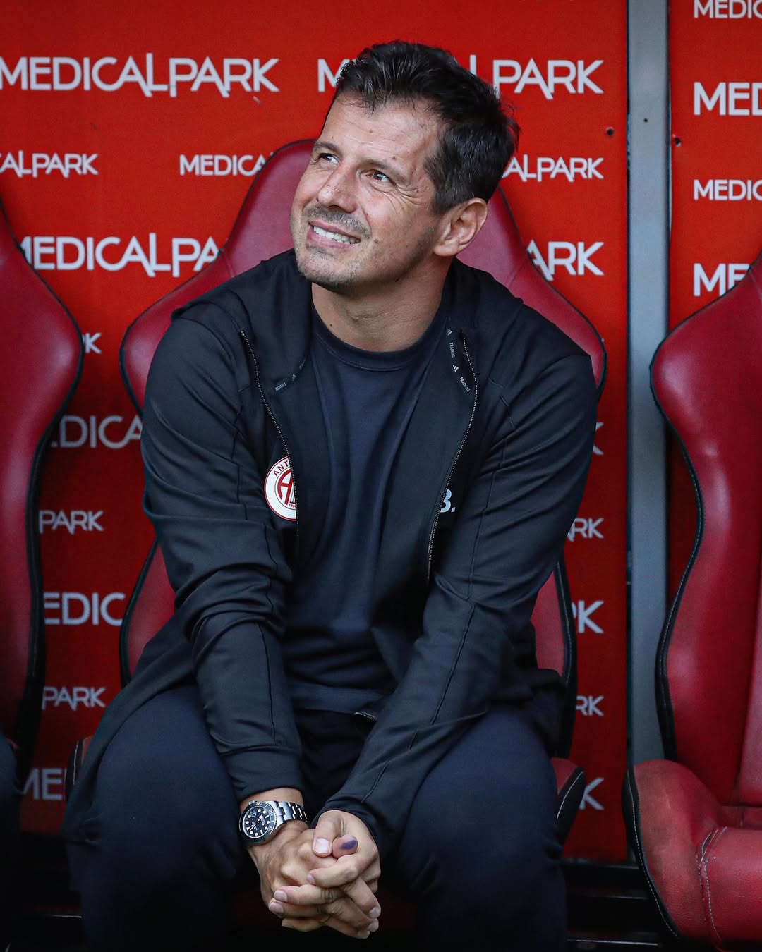 Antalyaspor Taraftarları Sosyal Medyada Takımlarını Destekliyor