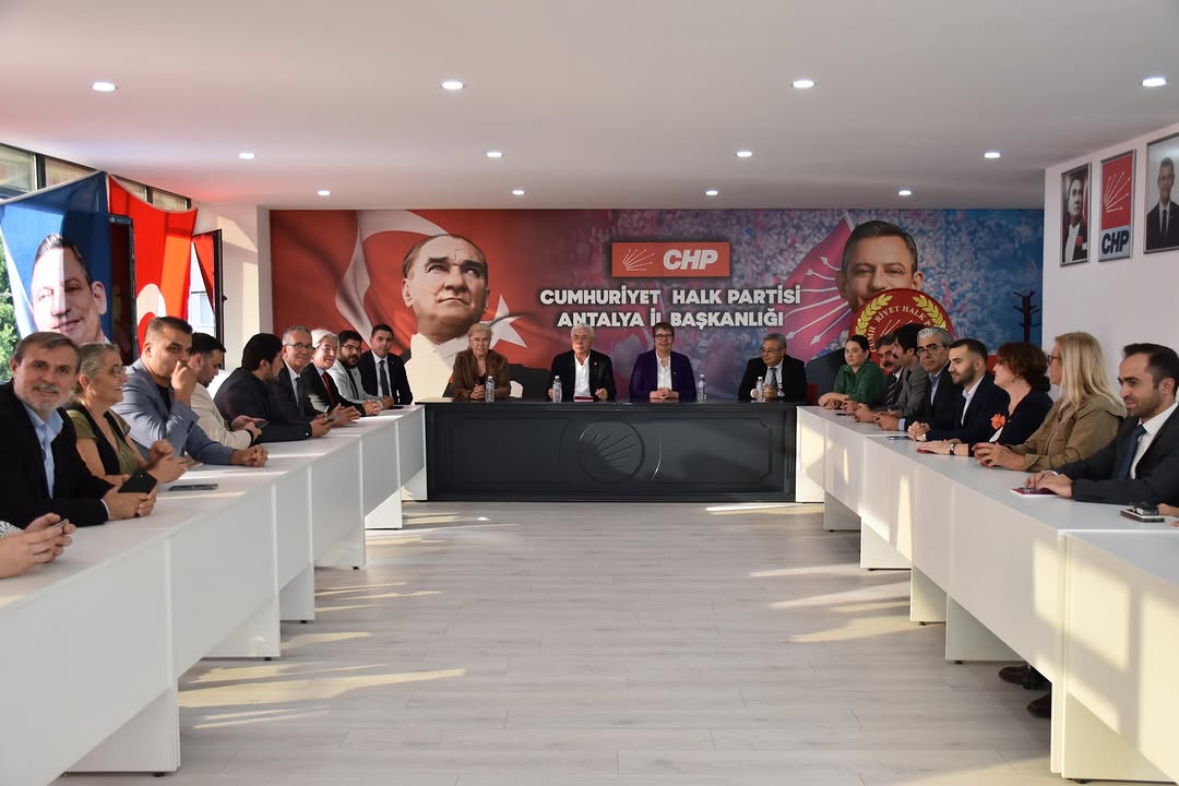 CHP Antalya İl Başkanlığı'nda Güncel Değerlendirme Toplantısı
