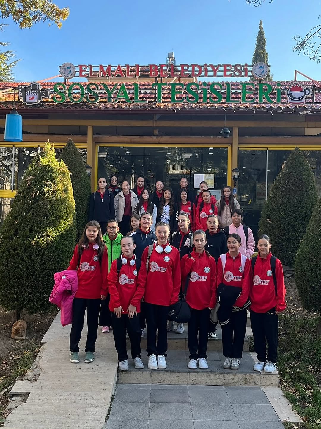 Elmalı Belediyesi Kızlar Voleybol Takımı, Kumluca'da Mücadeleye Hazır