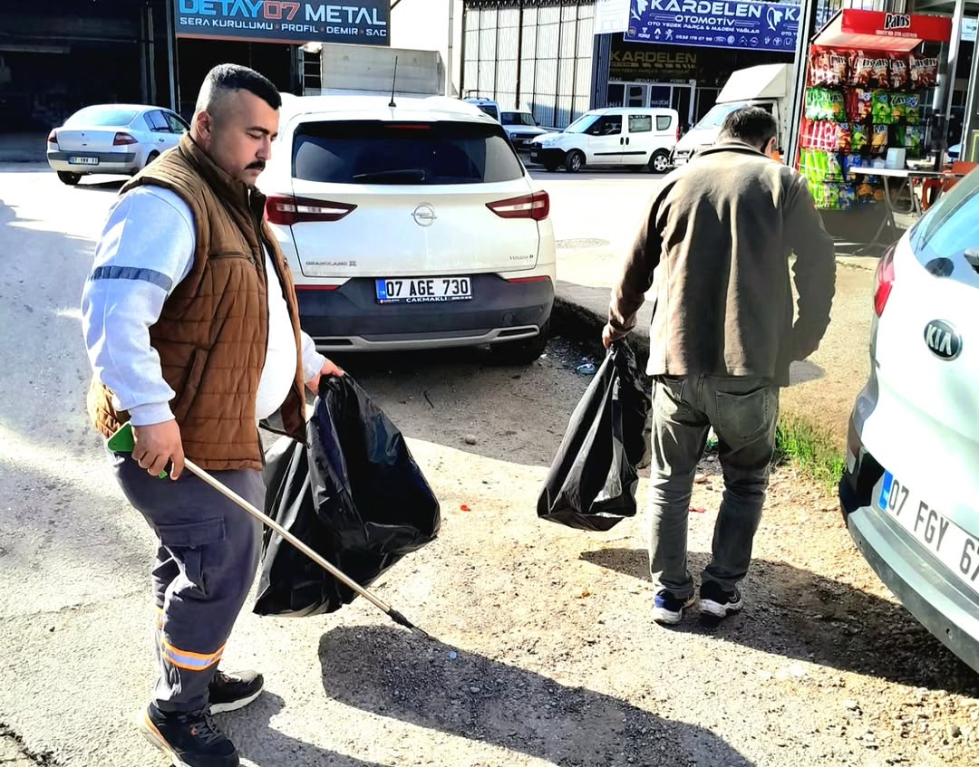 Aksu Belediyesi Sanayi Sitesi'nde Genel Temizlik Seferberliği Başlattı