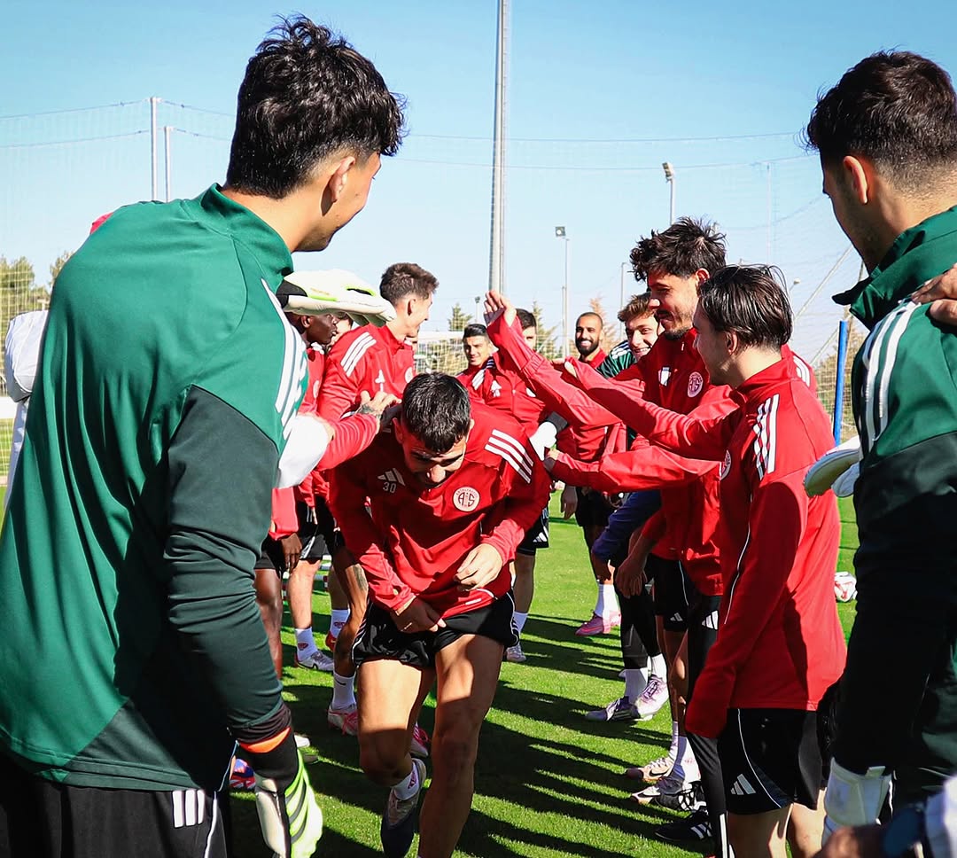 Antalya Spor'da Lautaro Giannetti'nin Doğum Günü Kutlaması