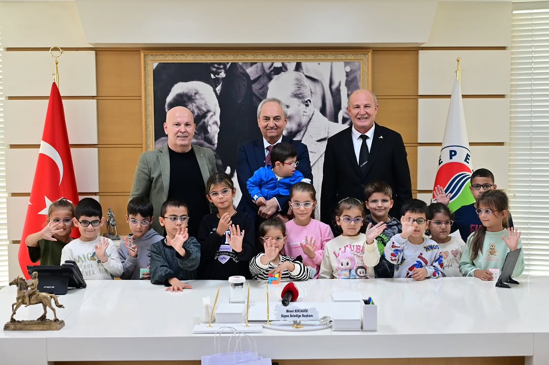 Kepez'de 18 Bin Öğrenciye Göz Taraması, İhtiyaç Sahipleri Gözlüklerine Kavuştu