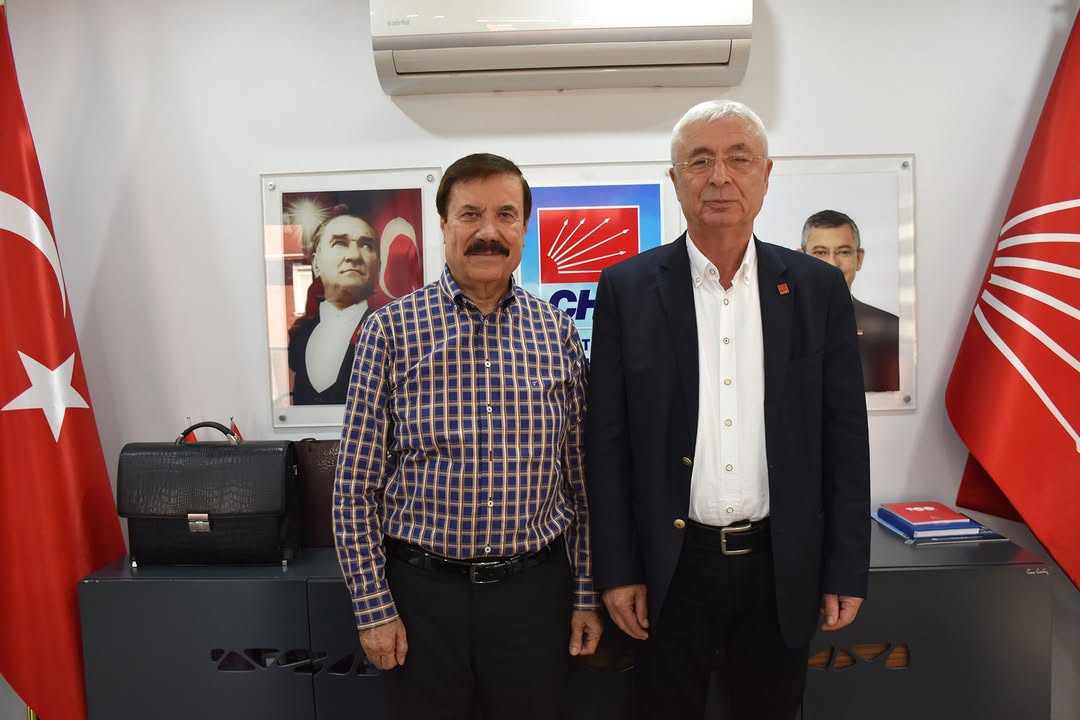 CHP Antalya İl Başkanı Nail Kamacı, Uluslar Avrasya Kültür Sanat Göç ve Uyum Derneği Başkanı'ndan Ziyaret Aldı