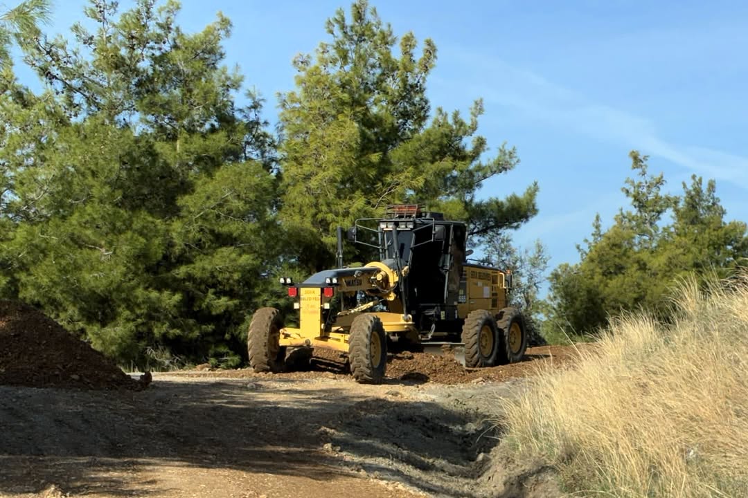 Serik Belediyesi, Mahallelerdeki Yol Çalışmalarını Hızlandırdı
