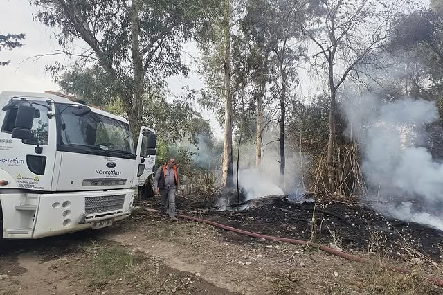 Antalya Konyaaltı'nda Çıkan Yangın Kontrol Altına Alındı
