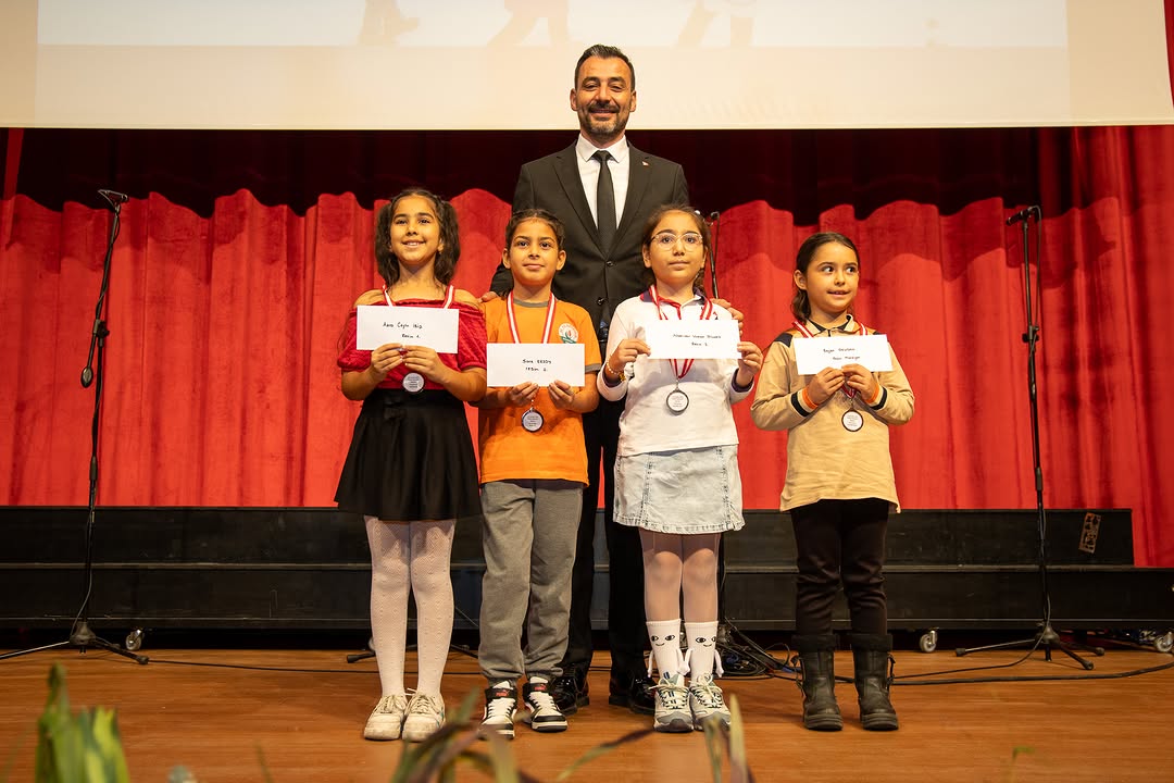 Manavgat'ta 24 Kasım Öğretmenler Günü Törenle Kutlandı