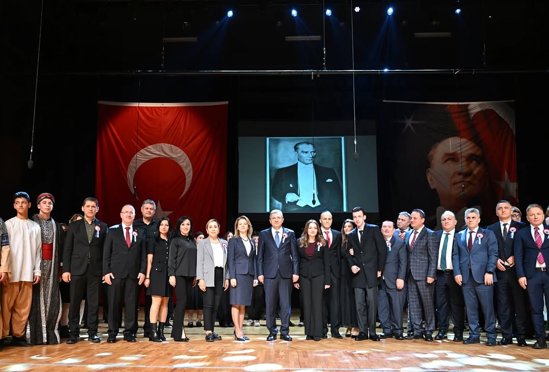 Antalya'da 24 Kasım Öğretmenler Günü Törenle Kutlandı