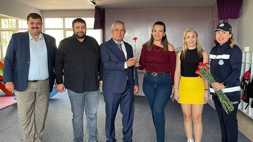 Kaş Belediyesi Meclis Üyelerinden Öğretmenlere 24 Kasım Ziyareti