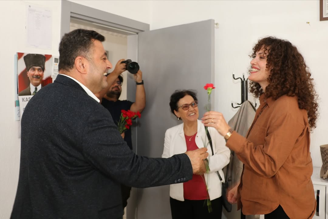 Kaş Belediyesi'nden Öğretmenler Günü'nde Anlamlı Ziyaret