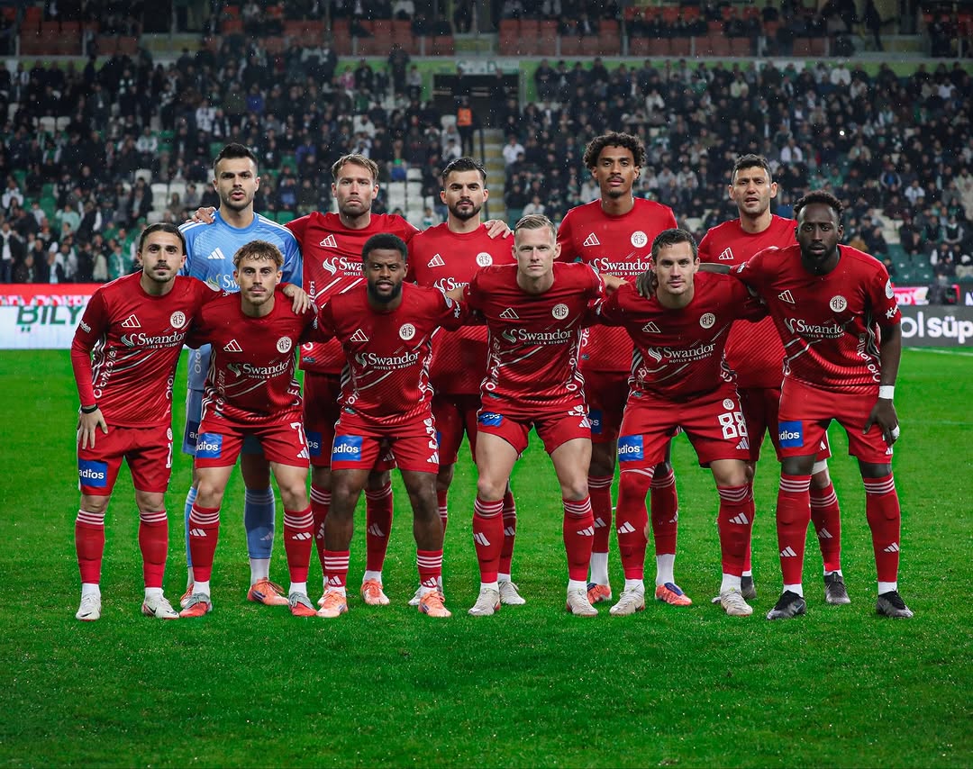 Antalya Spor FK ve Tümosan Konyaspor Karşılaşmasından Kareler