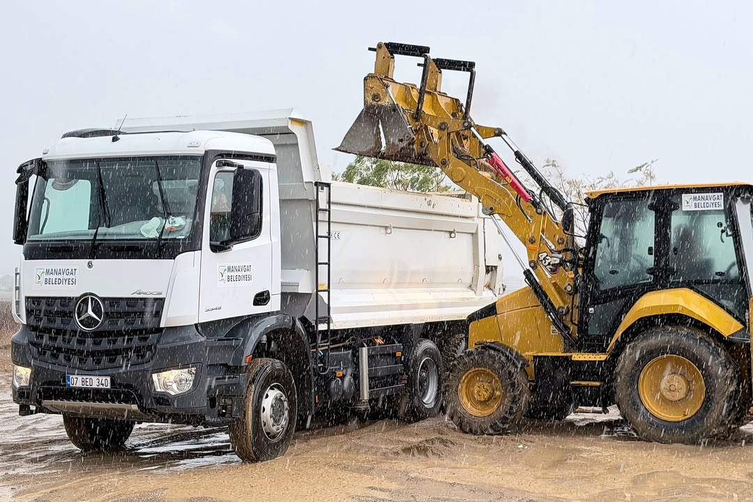Manavgat'ta Kum Hırsızlığı Operasyonu: Bir Kişi Suçüstü Yakalandı