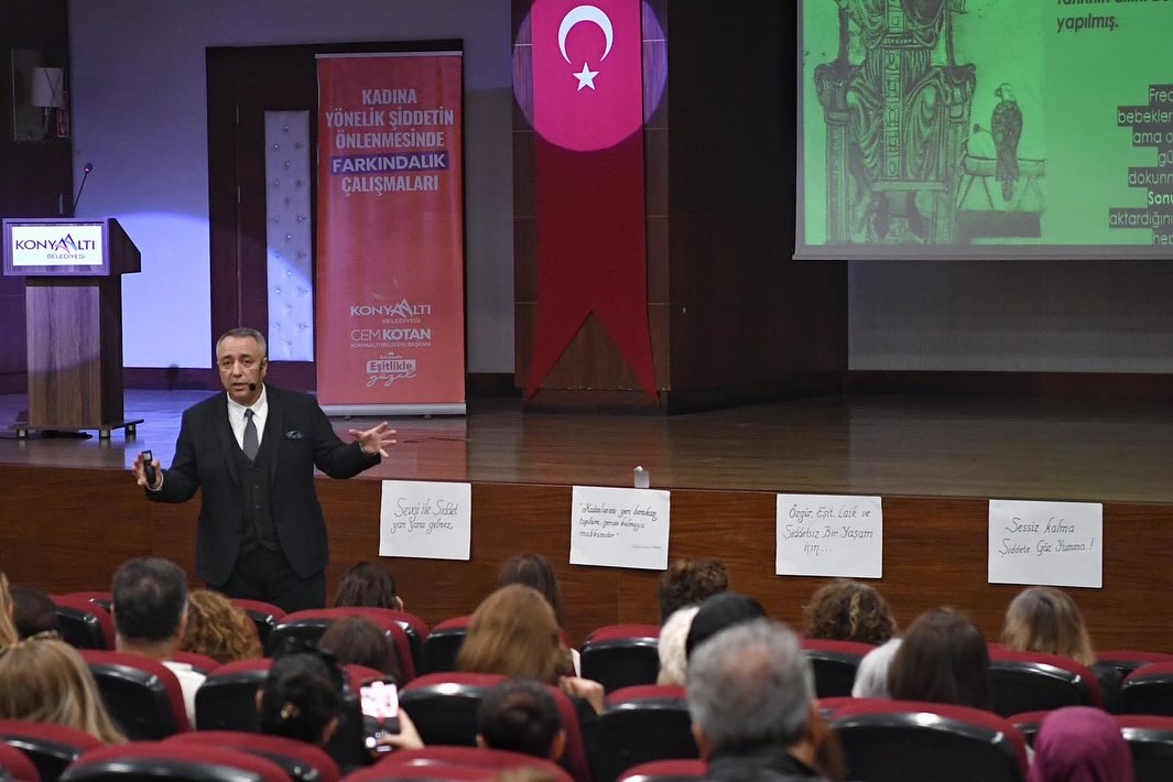 Antalya'da Kadına Yönelik Şiddetle Mücadele Konferansı Düzenlendi