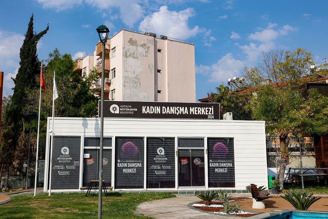 Antalya Büyükşehir Belediyesi, Kadınlar İçin İşaret Dili Eğitimi Düzenledi