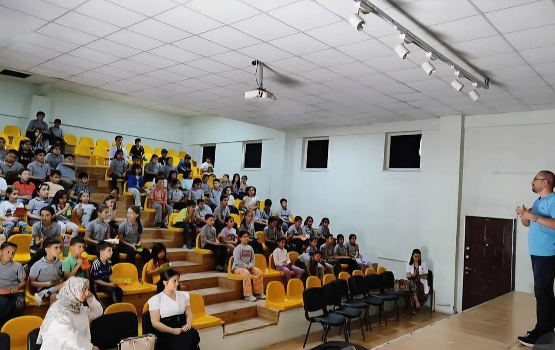 Antalya'da İlköğretim Öğrencilerine Skolyoz Taraması Başlatıldı