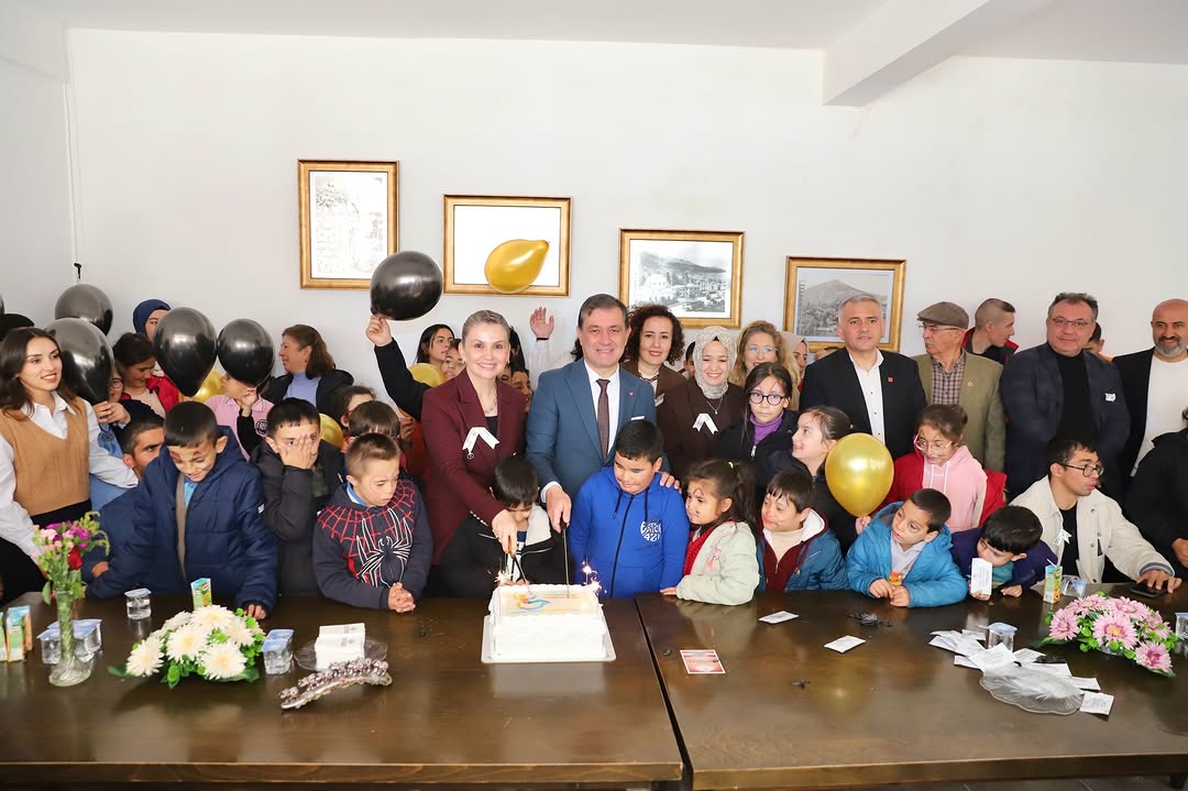 Elmalı'da 3 Aralık Dünya Engelliler Günü'nde Özel Bireyler Ziyaret Edildi