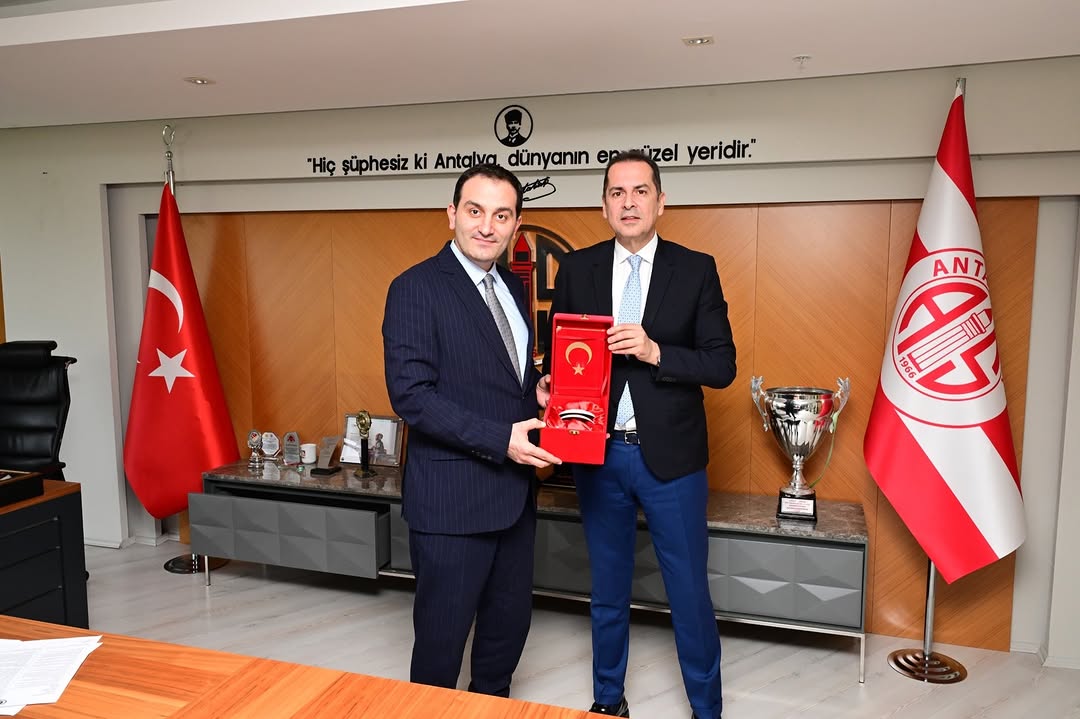 Antalya Spor FK Başkanı Rıza Perçin, Üst Düzey Ziyaretçileri Ağırladı