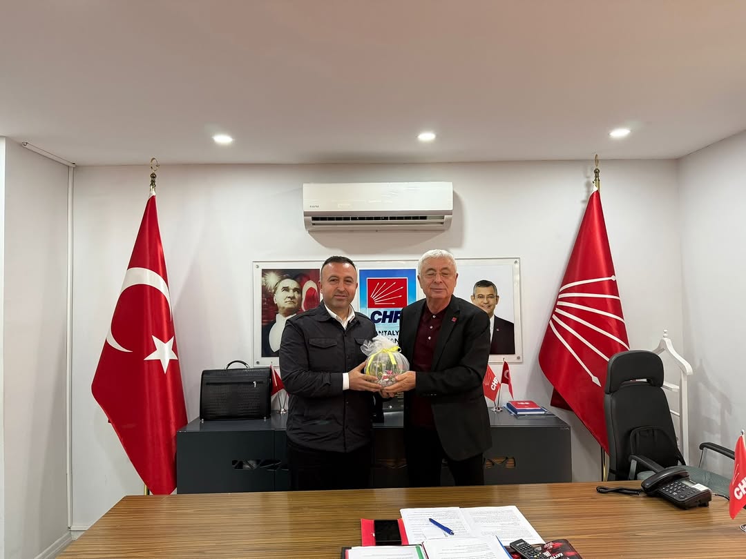 Antalya Şoförler Odası Başkan Adayı Özçelik'ten CHP İl Başkanı Kamacı'ya Hayırlı Olsun Ziyareti