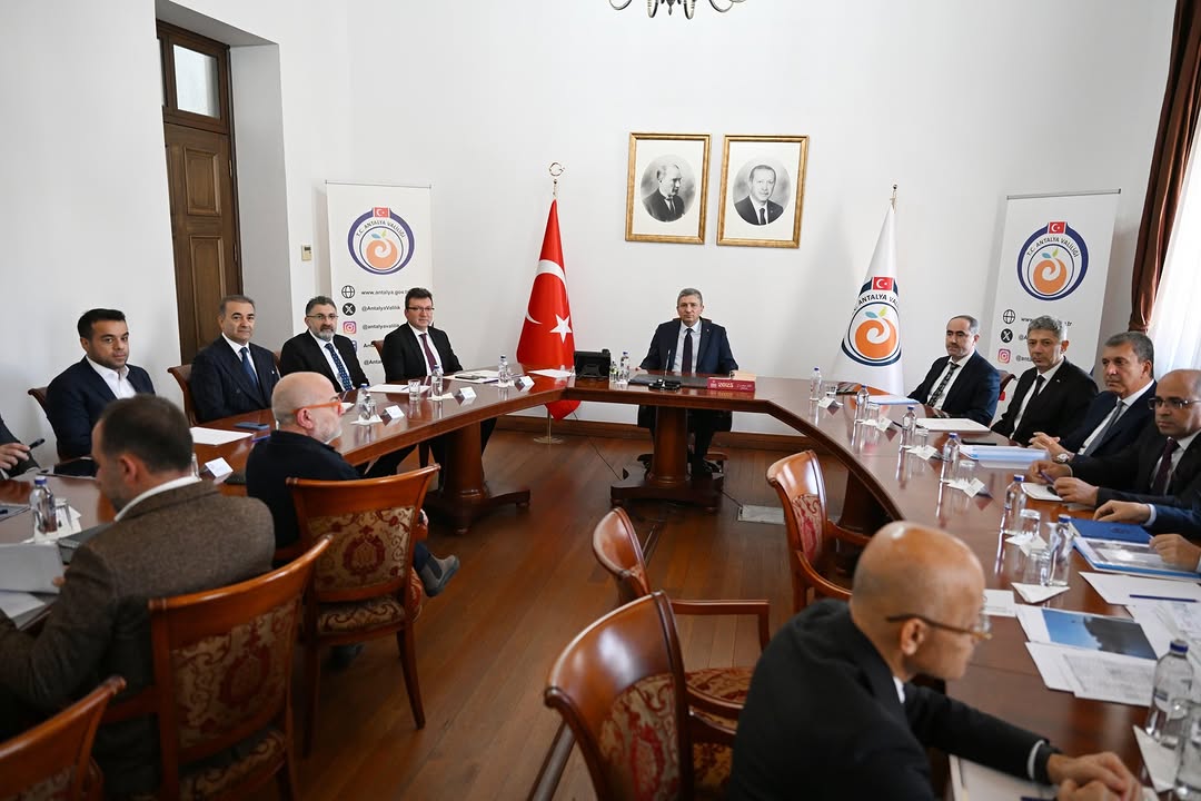 Antalya'da Acısu Deresi'nin Sorunları ve Çözüm Çalışmaları Ele Alındı