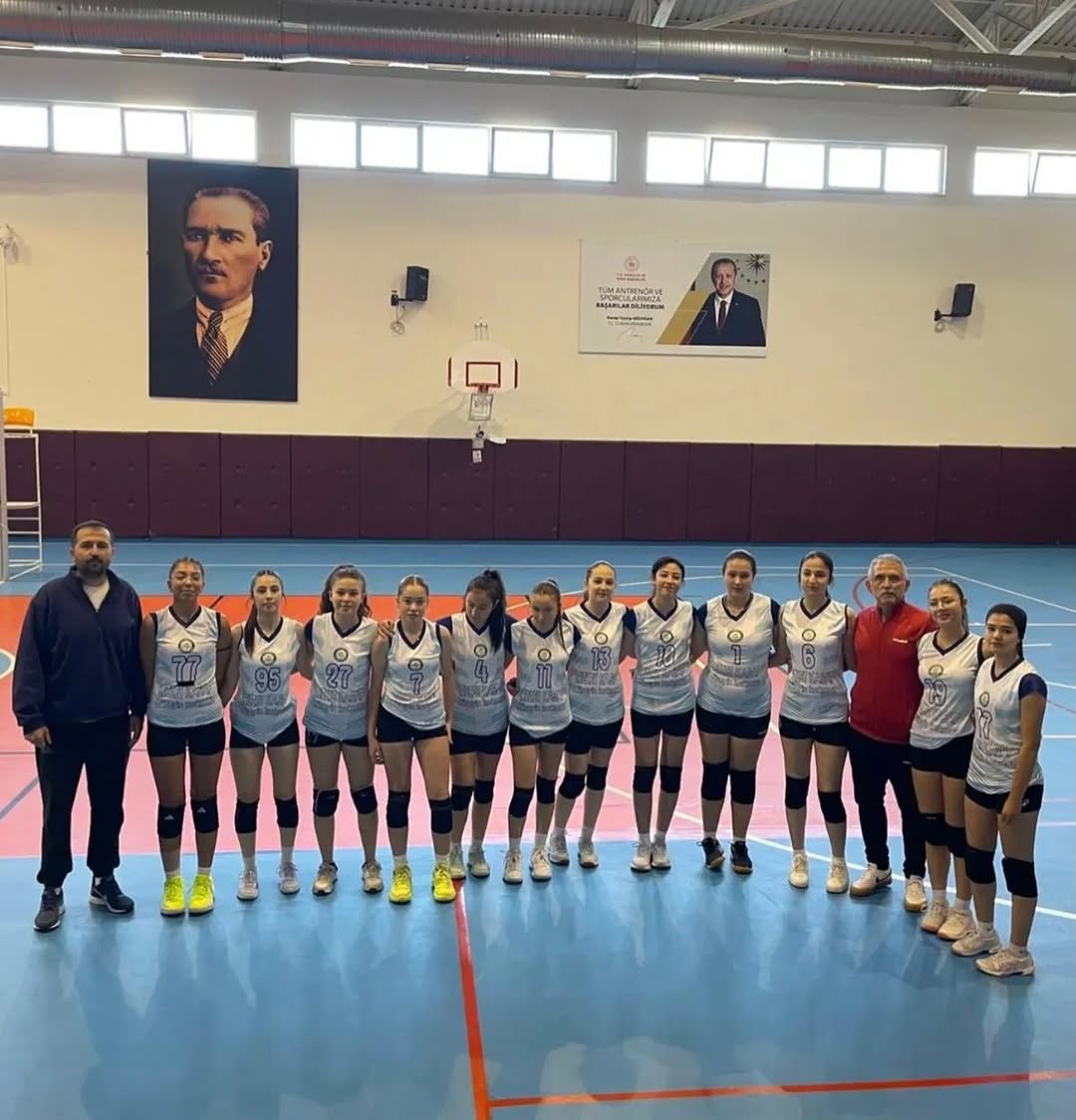 Elmalı Belediye Spor Voleybol Takımları 7 Aralık'ta Sahada