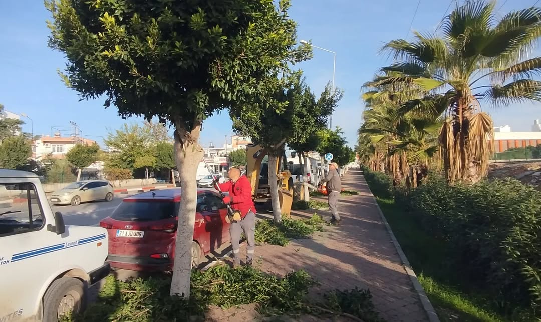 Aksu Belediyesi, İlçe Estetiği İçin Yoğun Çalışma Yürütüyor