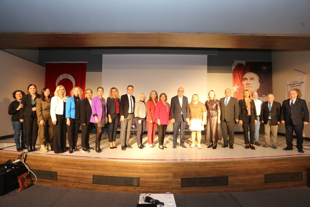 Antalya'da 5 Aralık Dünya Kadın Hakları Günü Paneli Düzenlendi