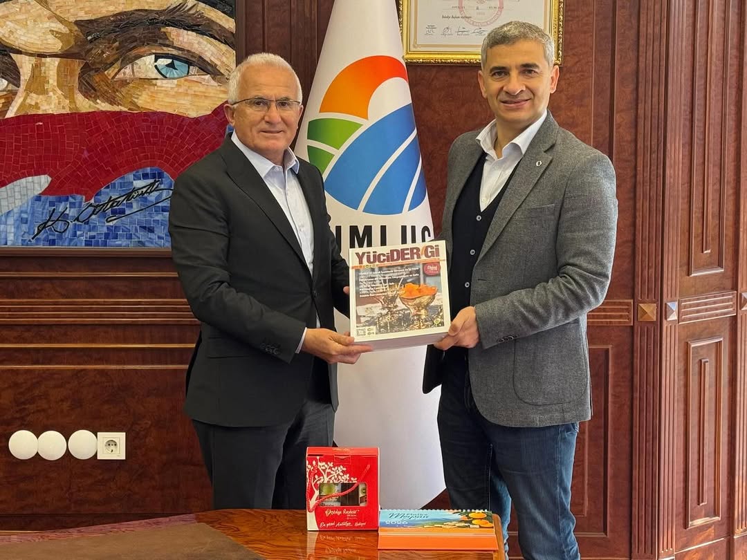 Kumluca'da YÜciDERGİ'ye Gourmand Awards'tan