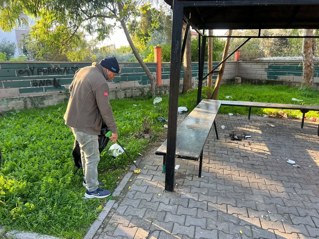 Aksu Belediyesi, Güzelyurt Mahallesi'nde Genel Temizlik Seferberliği Başlattı