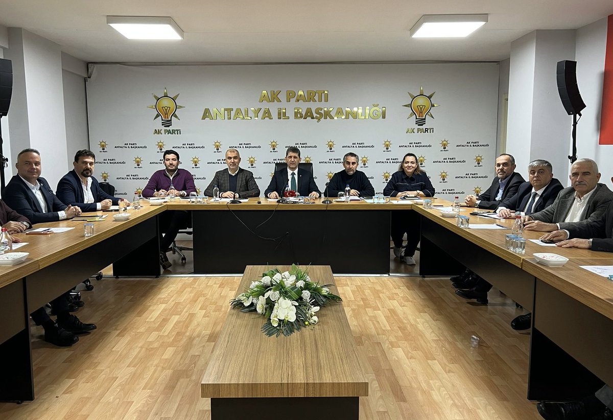 AK Parti Antalya'da 2025 Değerlendirmesi ve 2026 Planlaması Yapıldı