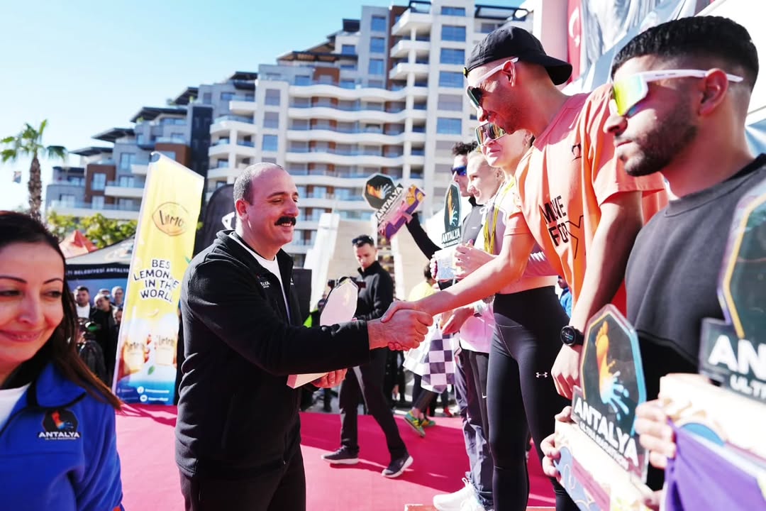 Konyaaltı'nda 5. Uluslararası Antalya Ultra Maratonu'nun Ödülleri Sahiplerini Buldu