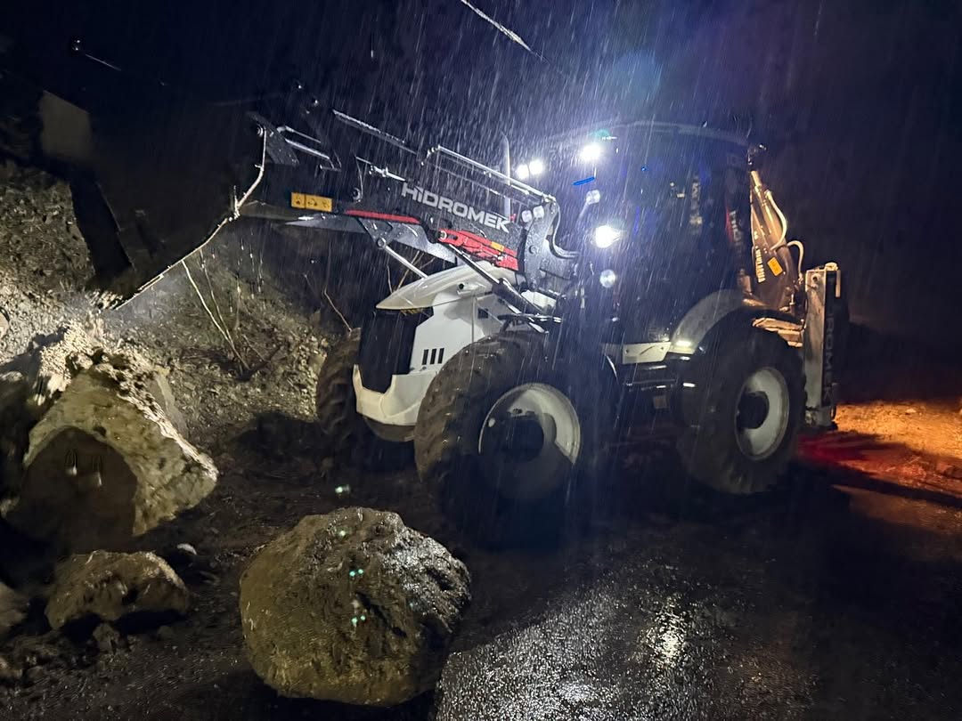 Antalya Kemer'deki Şiddetli Yağmur İstinat Duvarını Çökertti