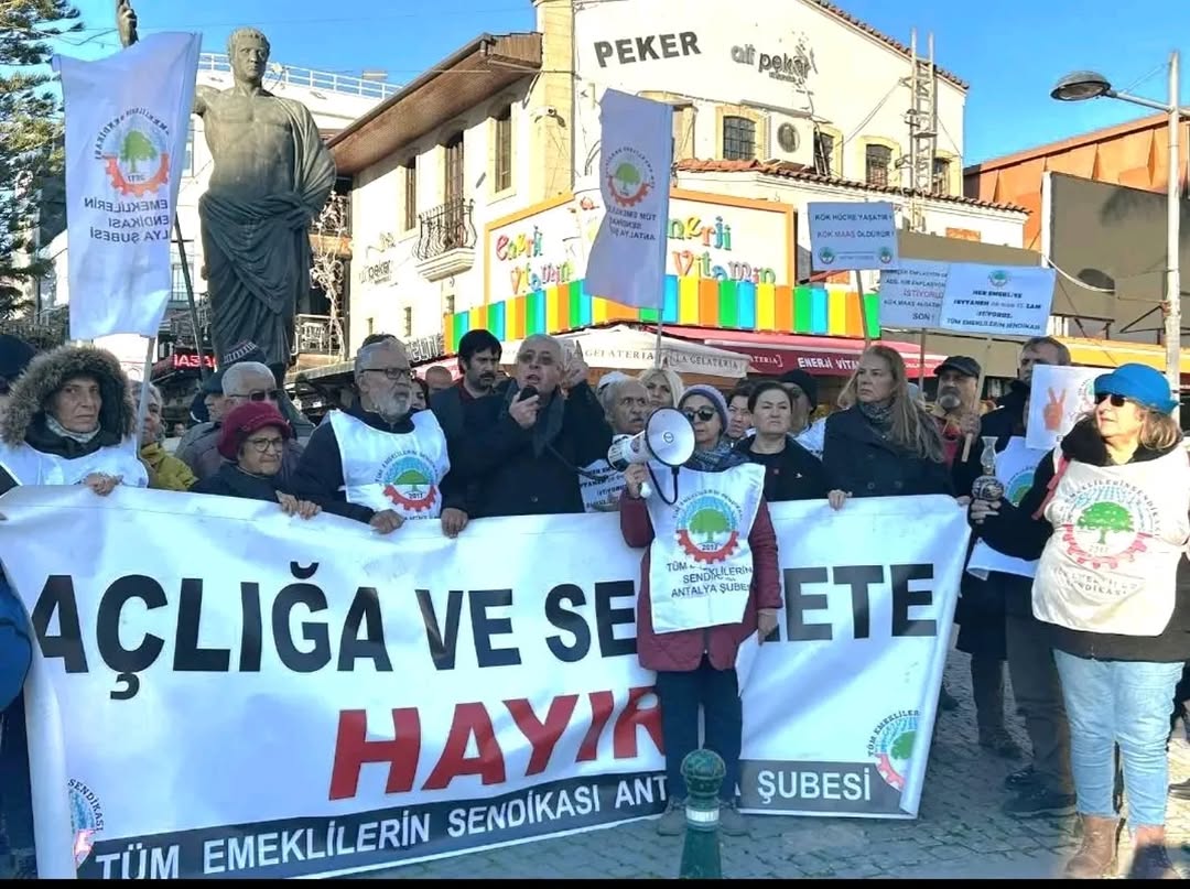 CHP Antalya İl Başkanı, Emeklilerin Hak Mücadelesine Destek İçin Eylemde