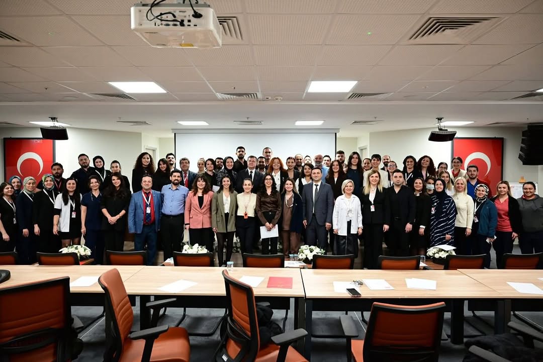 Antalya'da Yanık Merkezi Hemşireliği Sempozyumu Yoğun Katılımla Gerçekleşti