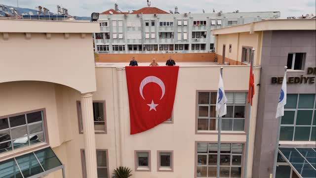 Demre Belediyesi'nden Bayrağa Saygısızlığı Kınayan Açıklama