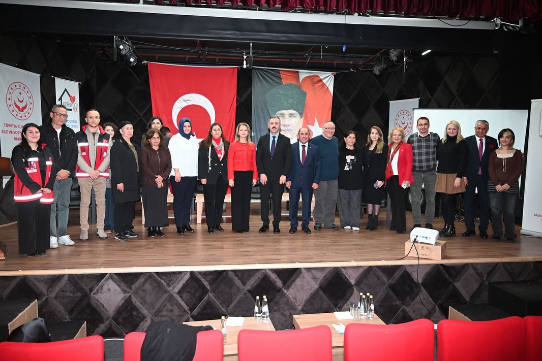 Kemer'de Koruyucu Aile Olma Farkındalığı Gönül Elçileri ile Artırılıyor