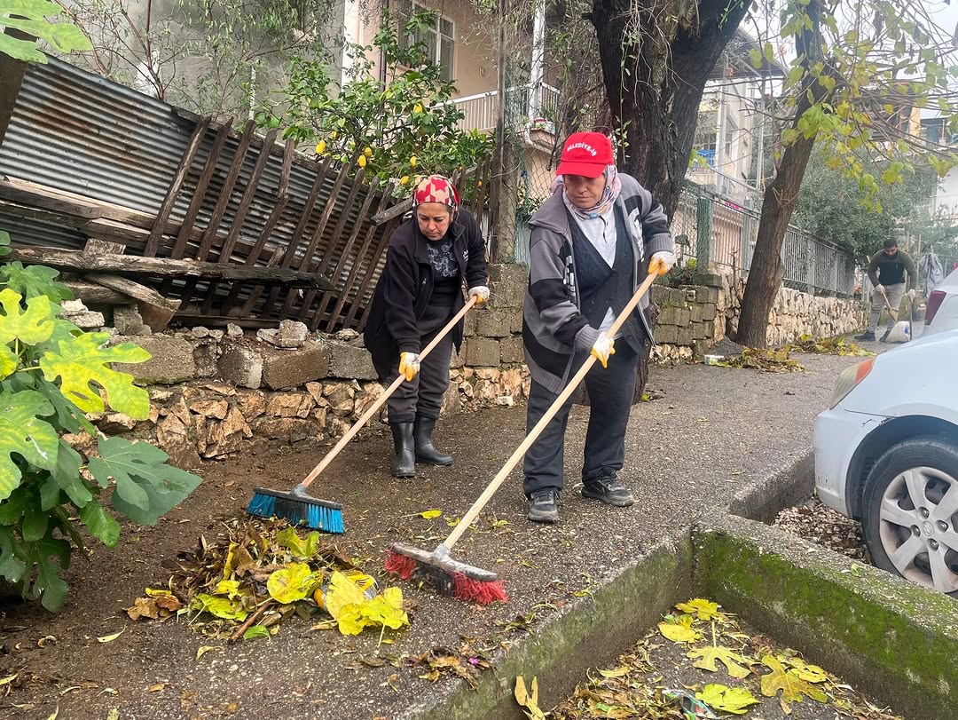 Finike'de Sel Sonrası Temizlik ve İyileştirme Çalışmaları Başladı