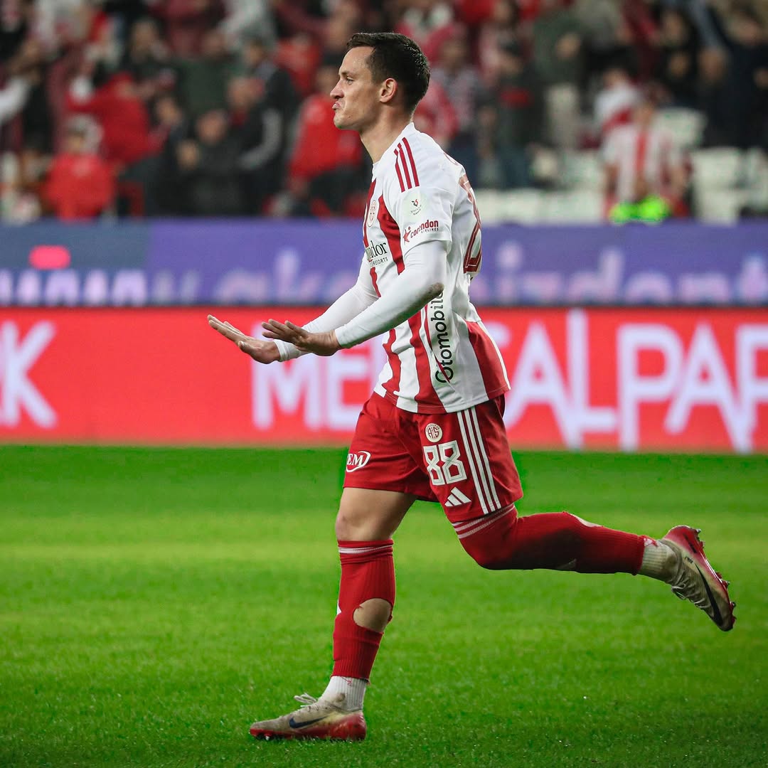 Antalya Spor FK: Transferde Bombalar Peşinde!