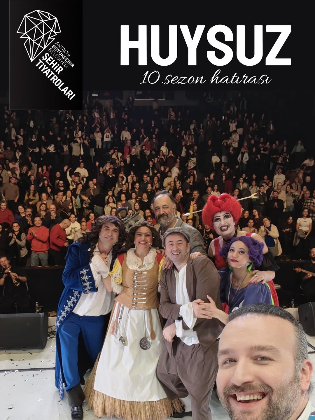 Antalya Şehir Tiyatroları'nın 'Huysuz' Oyunu Sezonu Kapattı