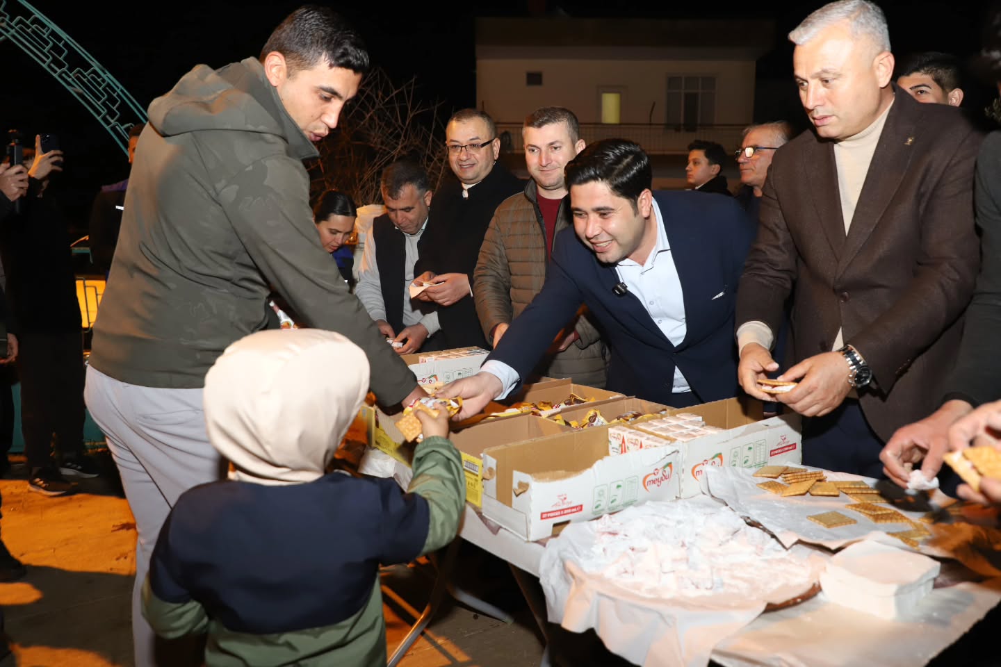Aksu'da Berat Kandili Coşkusu: Camilerde Vatandaşlarla Buluşma