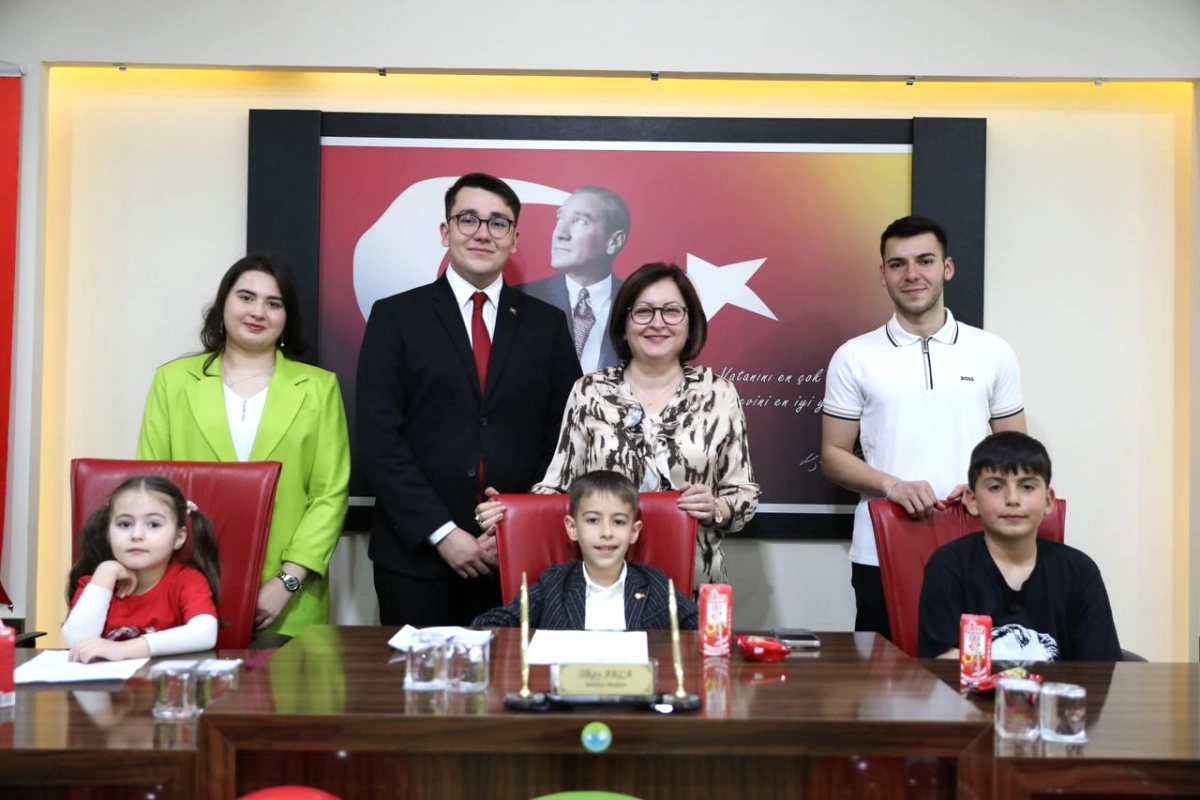 Akseki'de 23 Nisan Coşkusu: Çocuklar Gençlik Meclisi'ni Devraldı