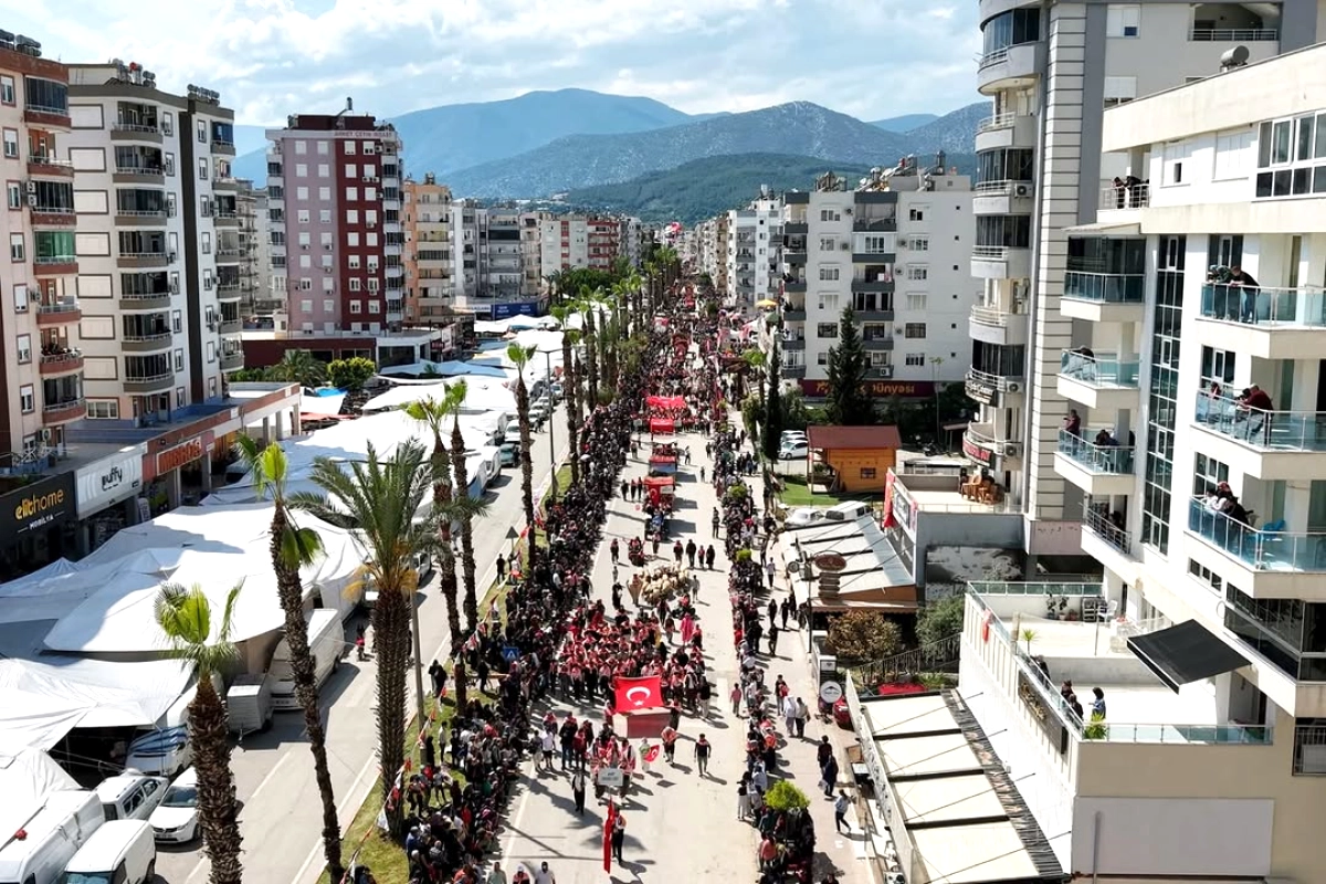 Kumluca'da Geleneksel Yörük Göçü Festivali Coşkuyla Başladı