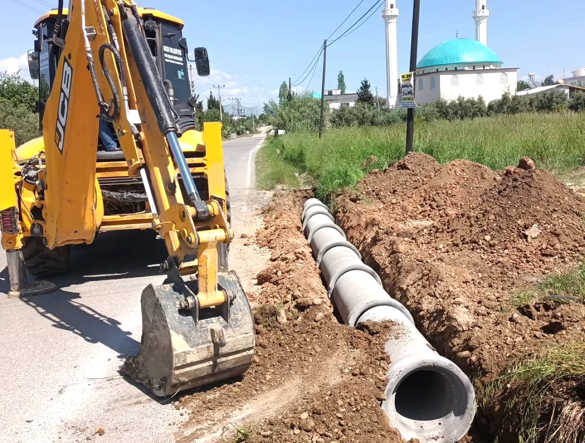 Aksu'da Yağmur Suyu Altyapısı Güçlendiriliyor: Fettahlı ve Kurşunlu Mahallelerinde Çalışma