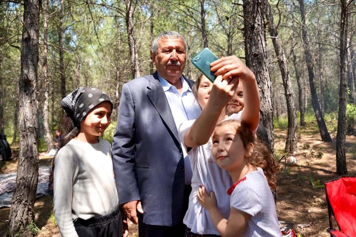 Kaş'ta Hıdırellez Birlikteliği: Belediye ve CHP İlçe Başkanlığı Piknik Alanlarında Buluştu