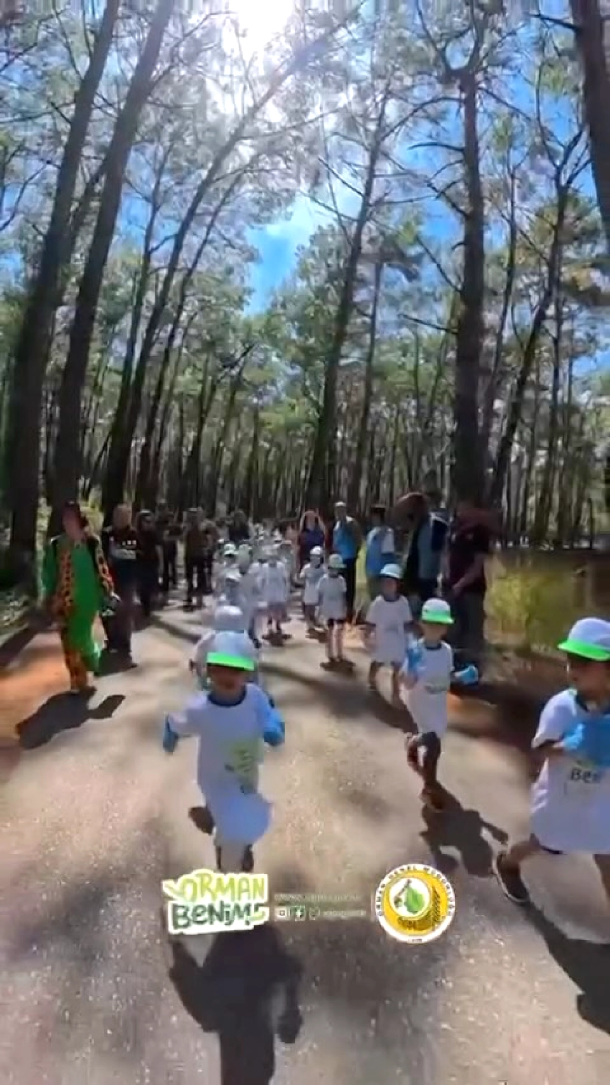 Kemer'de Minik Eller Çevre Temizliği Yaptı