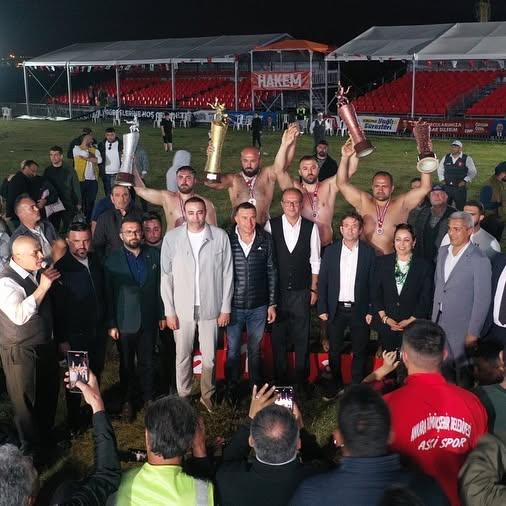 Gazipaşa Yağlı Güreşleri'nde Orhan Okulu Başpehlivan Oldu