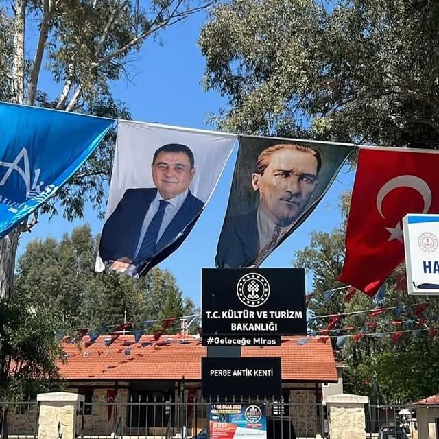 Antalya Aksu'da 23 Nisan Coşkusu Başlıyor: Güreş Sahası Bayram Yerine Dönüştü