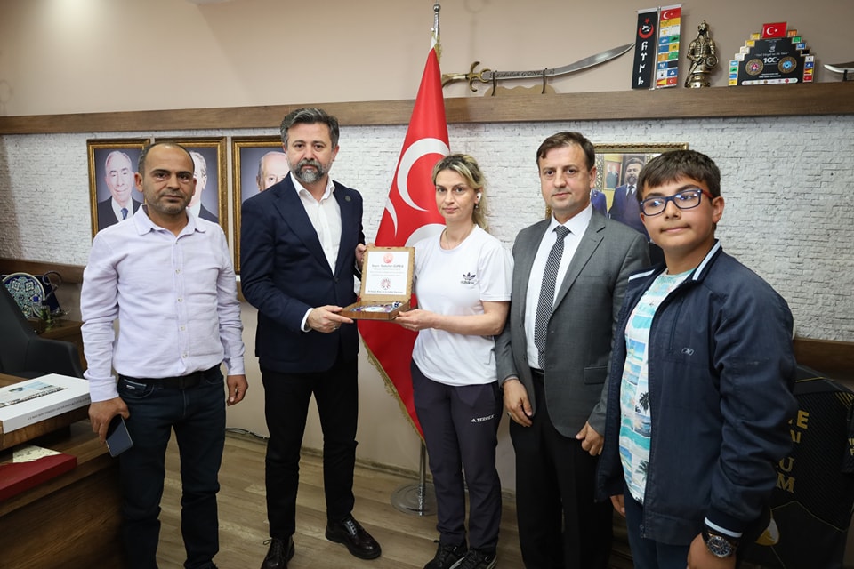 Antalya'da Staj Mağdurları MHP İl Başkanıyla Görüşüldü