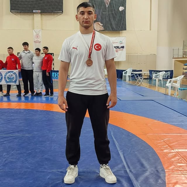 Manavgat Belediyesi Sporcuları Güreşte Başarıya Ulaştı