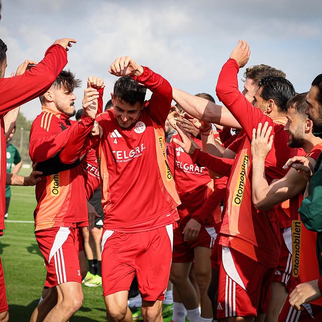 Antalya Spor FK Futbolcusu Amar Gerxhaliu'nun Doğum Günü Kutlandı