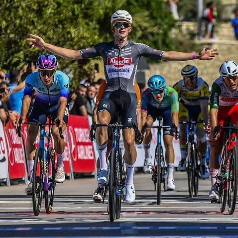 60. Cumhurbaşkanlığı Türkiye Bisiklet Turu'nda Kaş'ta Sevinç: Hollandalı Sporcu Zafere Ulaştı