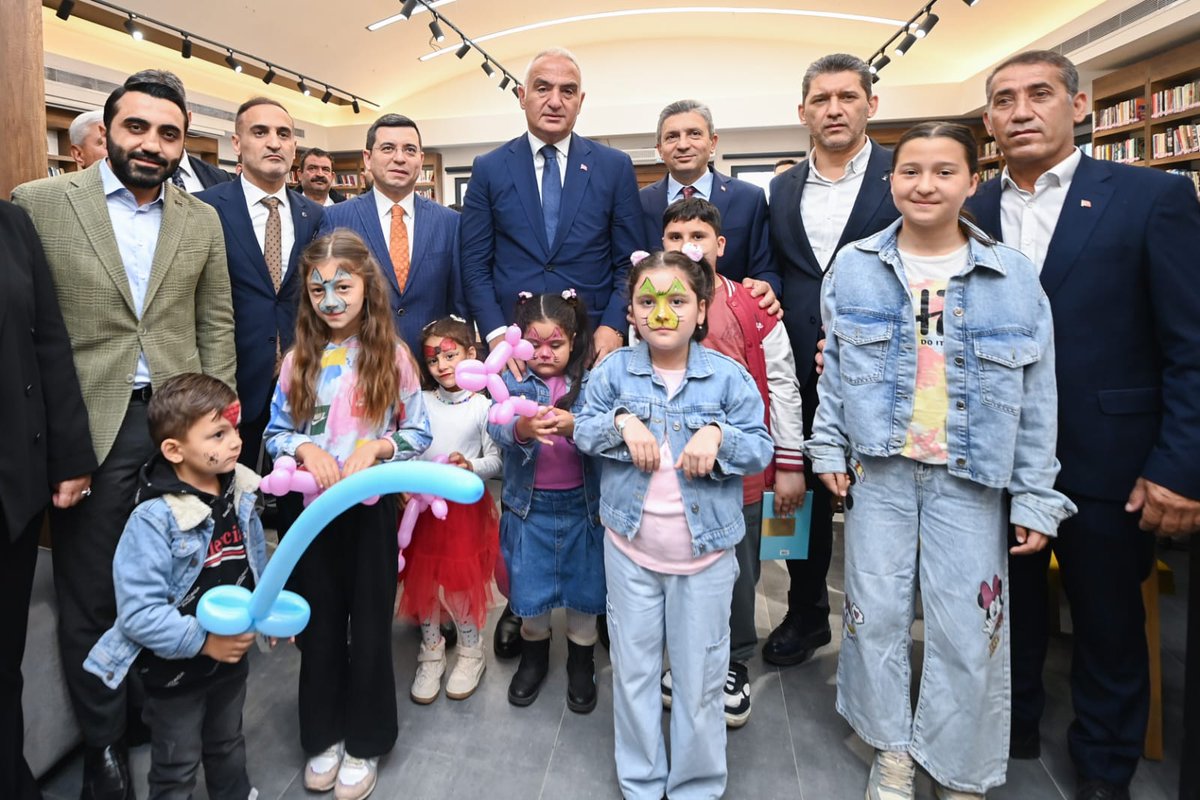 Antalya Döşemealtı'nda Yeni Halk Kütüphanesi Açıldı: Kitaplar Yeni Nesille Buluşuyor
